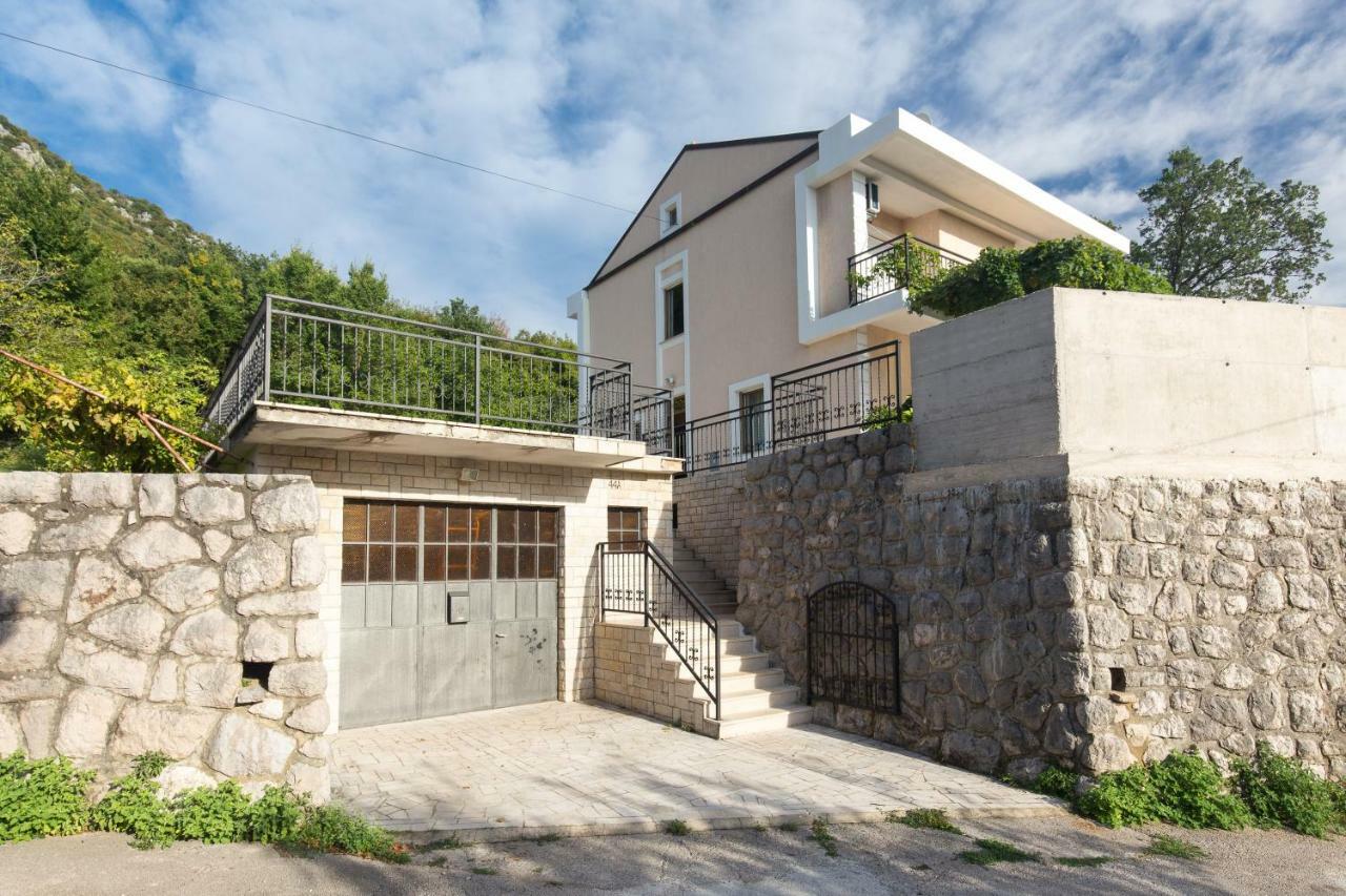 Kika'S Home Krizisce Exterior photo